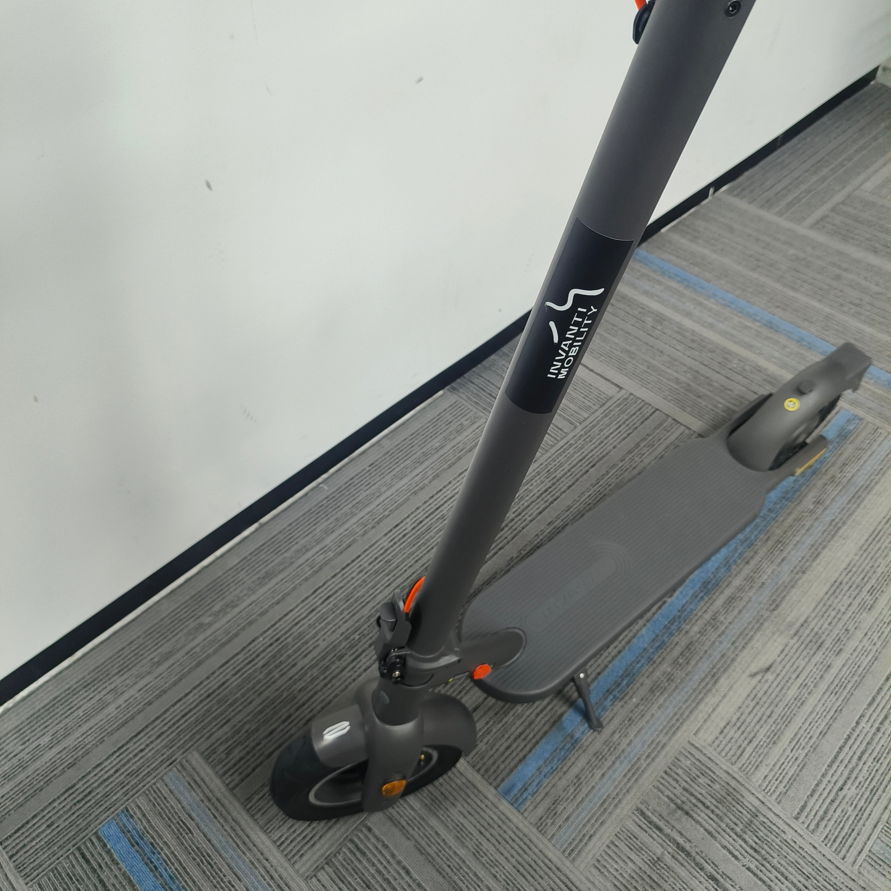 INVANTI MOBILITY V22 Pro Electric Scooter