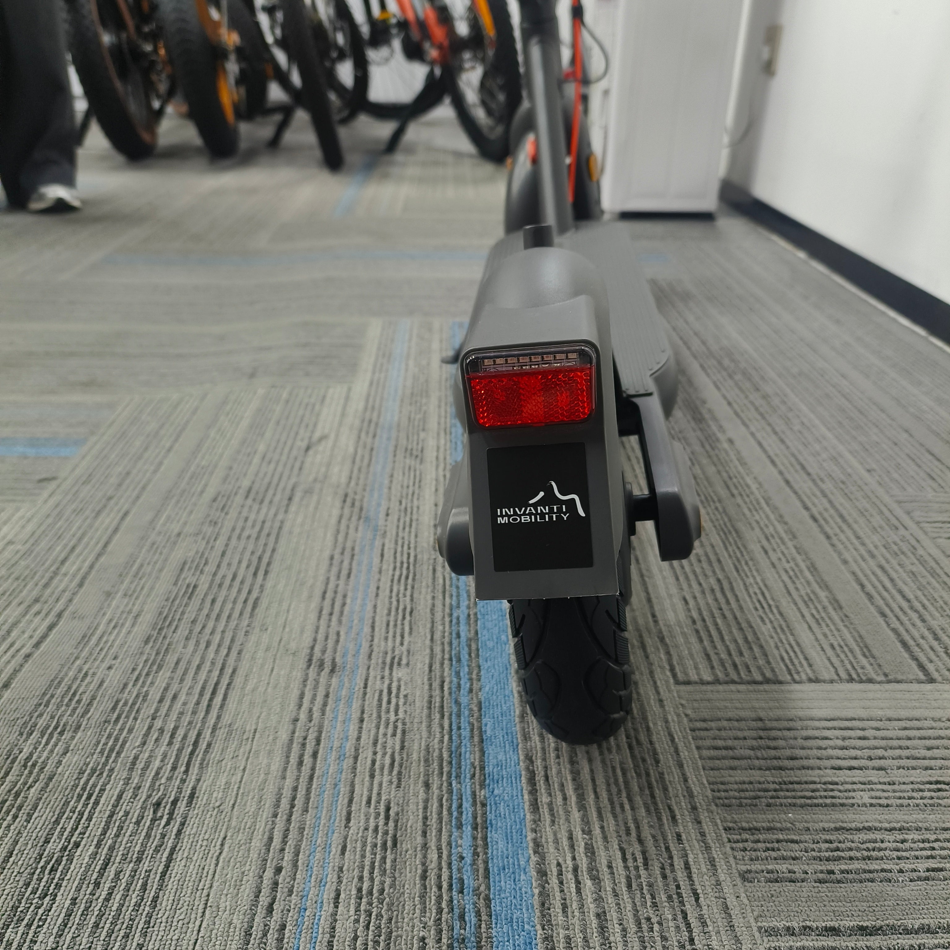 INVANTI MOBILITY V22 Pro Electric Scooter