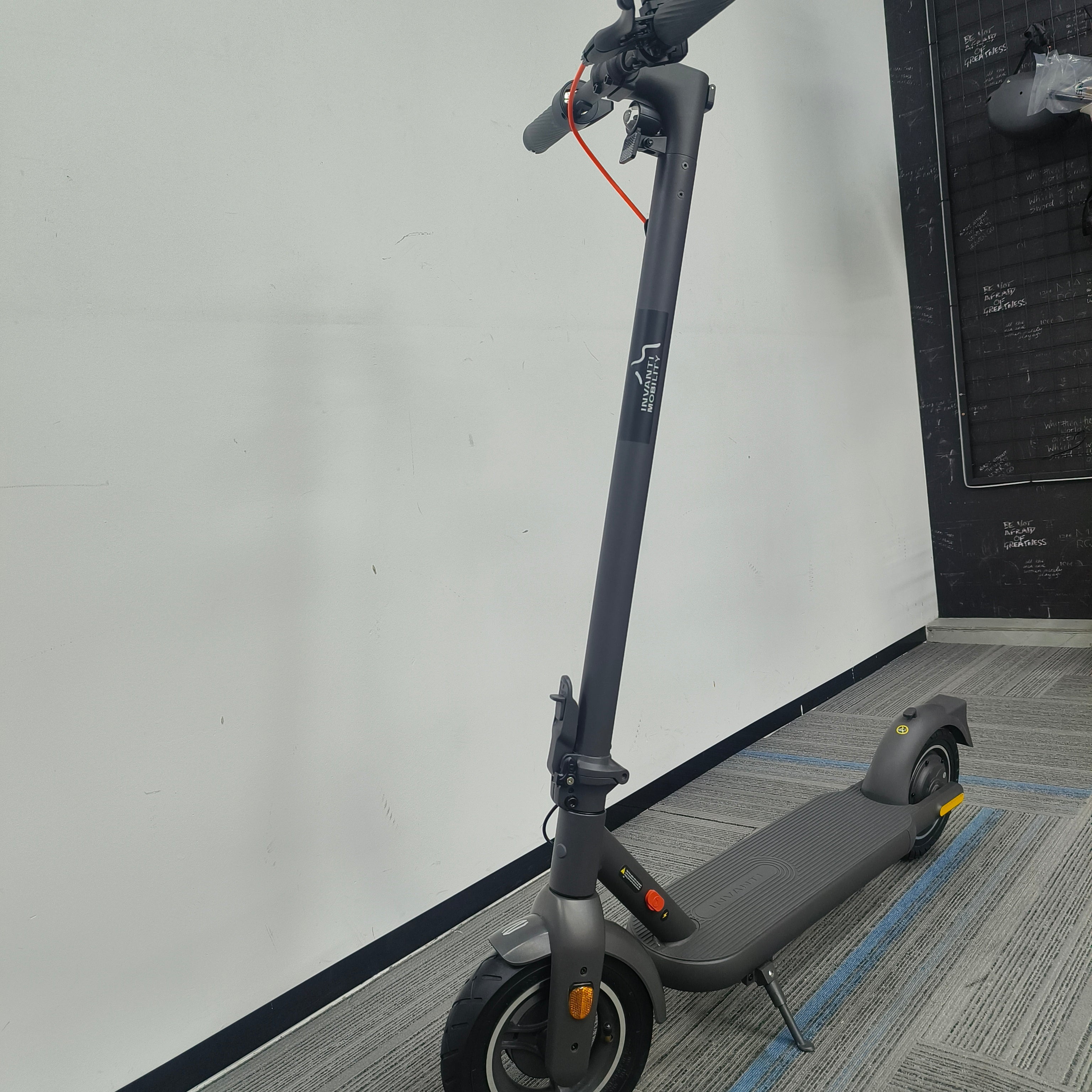 INVANTI MOBILITY V22 Pro Electric Scooter